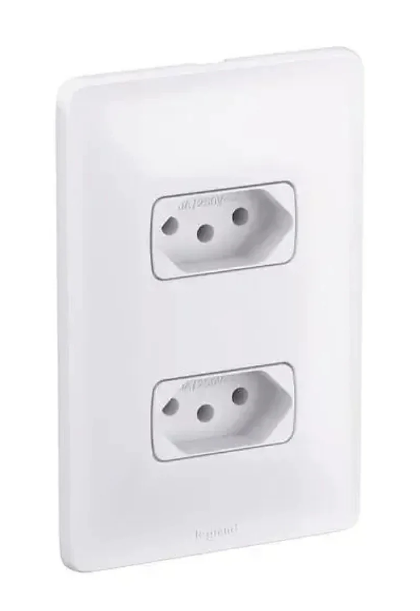 Tomada dupla vertical